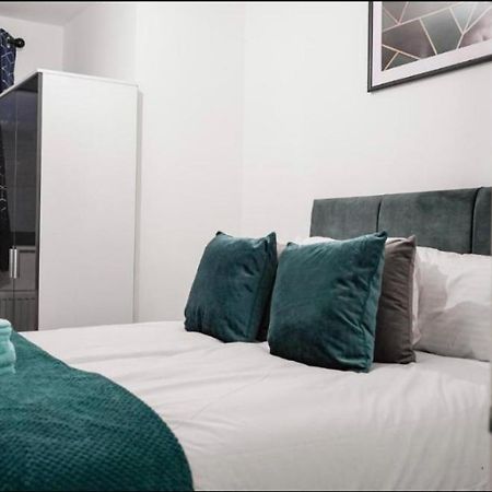 Two Bedrooms, Two Bath, Up To 3 Beds 1 Sofa - Slough Windsor Legoland Exterior photo